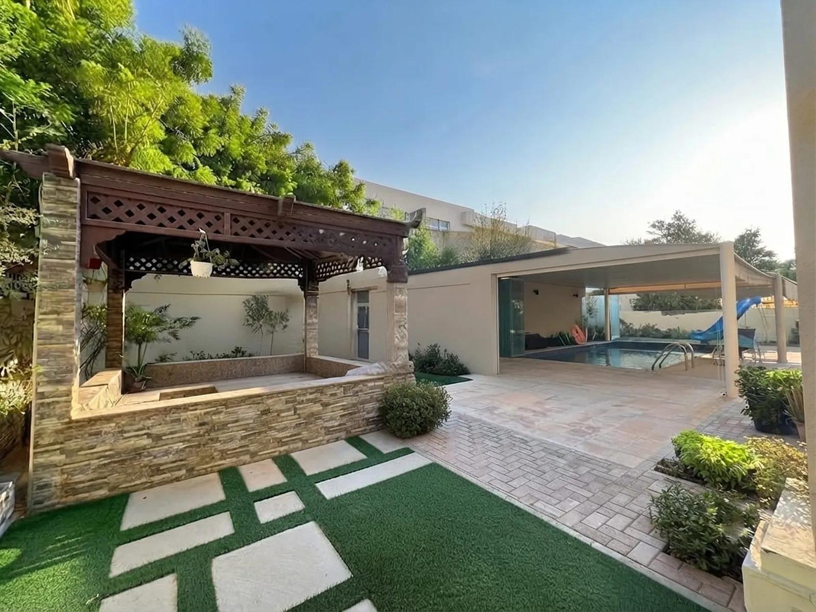 PRIVATE COVERED POOL | FULLY UPGRADED | VOT